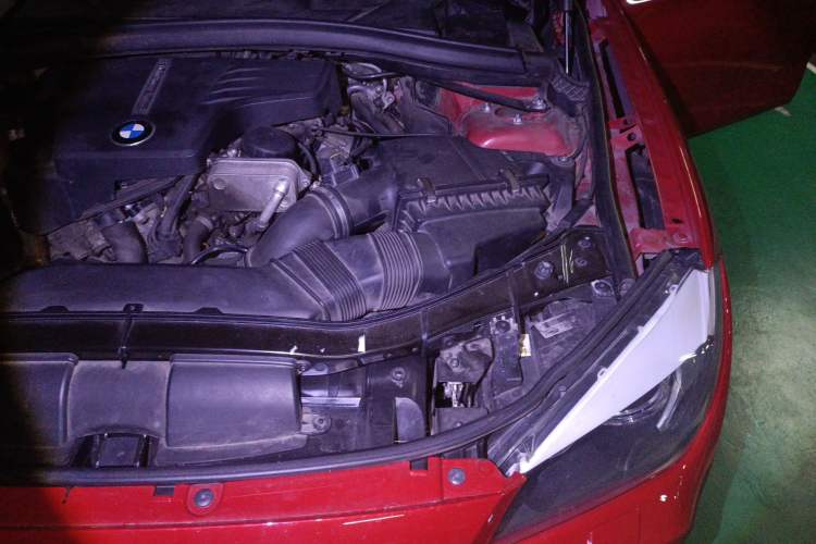 Used BMW X1 2012 sDrive20i Leading Model Engine Bay Left