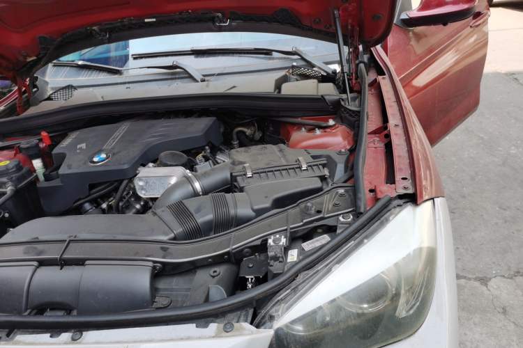 Used BMW X1 2012 xDrive20i Engine Bay Left