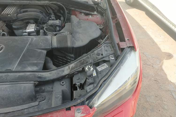 Used BMW X1 2012 sDrive18i Luxury Model Engine Bay Left