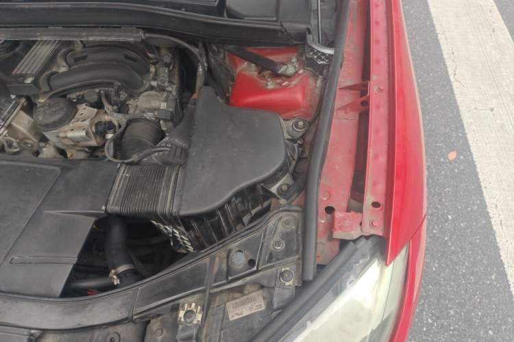 Used BMW X1 2012 sDrive18i Fashion Model Engine Bay Left