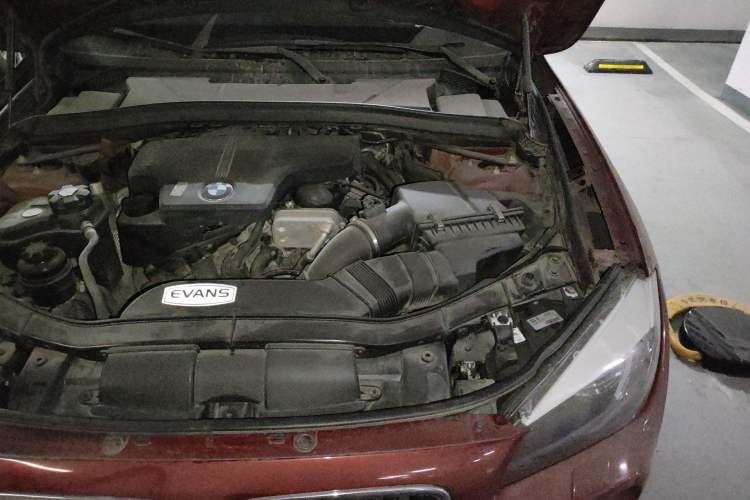 Used BMW X1 2012 xDrive20i Engine Bay Left