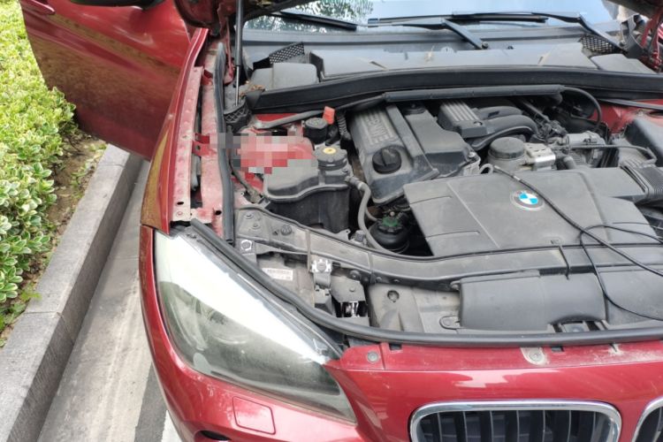 Used BMW X1 2012 sDrive18i Luxury Edition Engine Bay Right