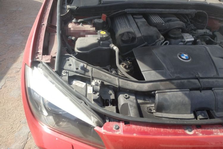 Used BMW X1 2012 sDrive18i Luxury Model Engine Bay Right