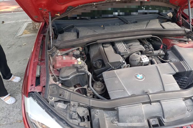 Used BMW X1 2012 sDrive18i Luxury Edition Engine Bay Right