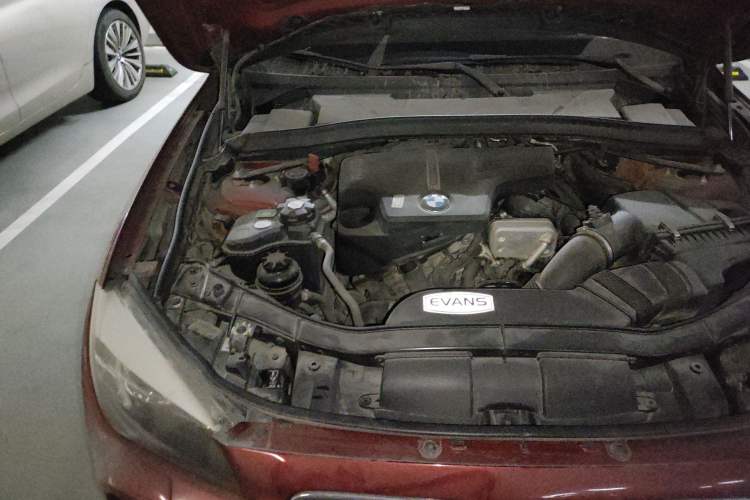 Used BMW X1 2012 xDrive20i Engine Bay Right