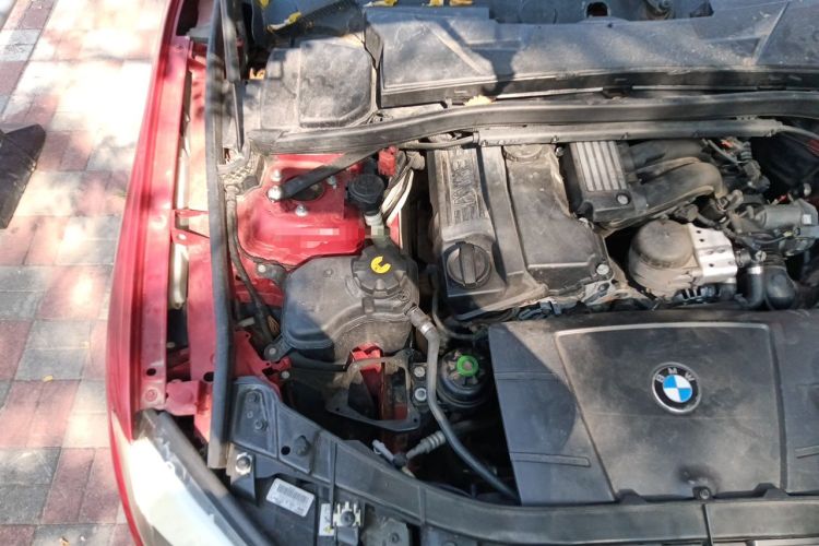 Used BMW X1 2012 sDrive18i Luxury Model Engine Bay Right
