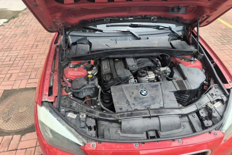 Used BMW X1 2012 sDrive18i Fashion Model Engine Bay Right