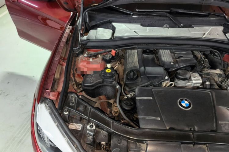 Used BMW X1 2012 sDrive18i Luxury Edition Engine Bay Right