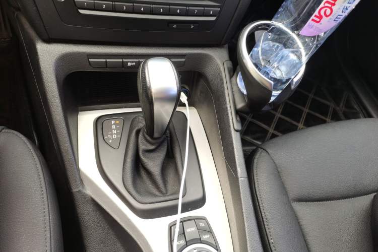 Used BMW X1 2012 sDrive18i Luxury Edition Gear Lever