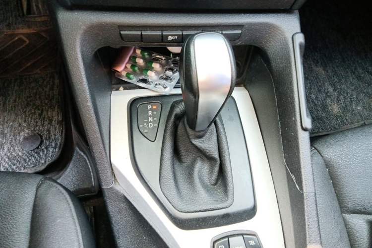 Used BMW X1 2012 sDrive18i Luxury Model Gear Lever