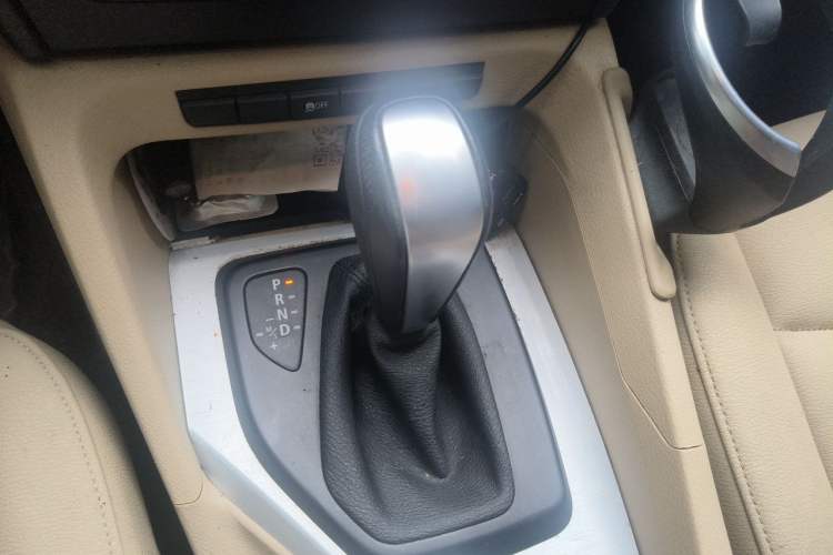 Used BMW X1 2012 sDrive18i Luxury Model Gear Lever