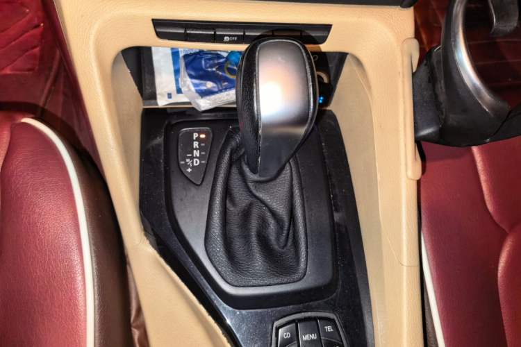 Used BMW X1 2012 sDrive18i Luxury Edition Gear Lever
