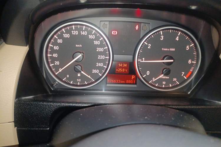 Used BMW X1 2012 sDrive20i Leading Model Instrument Cluster