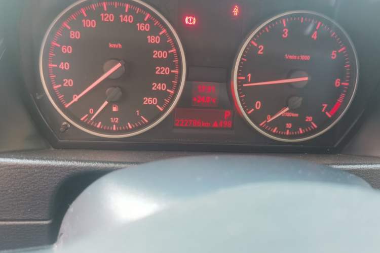 Used BMW X1 2012 sDrive20i Leading Model Odometer Close Up