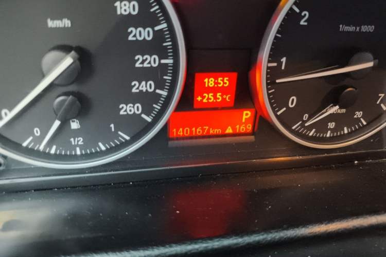 Used BMW X1 2012 sDrive18i Fashion Model Odometer Close Up