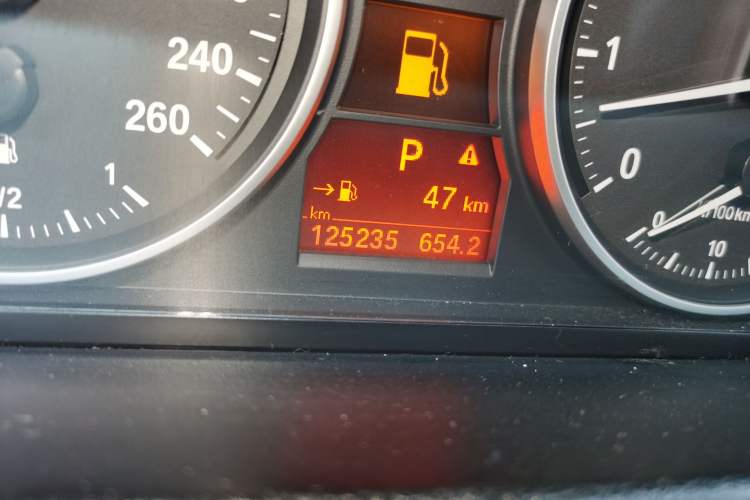 Used BMW X1 2012 xDrive20i Odometer Close Up