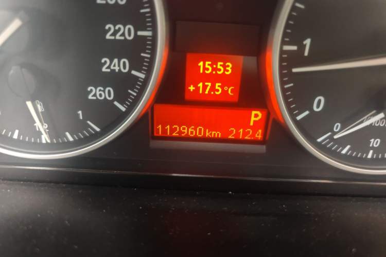 Used BMW X1 2012 sDrive18i Fashion Model Odometer Close Up
