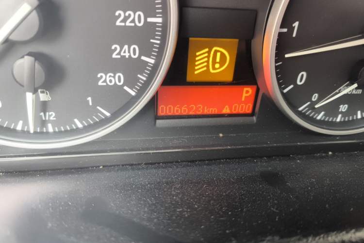Used BMW X1 2012 sDrive18i Fashion Model Odometer Close Up