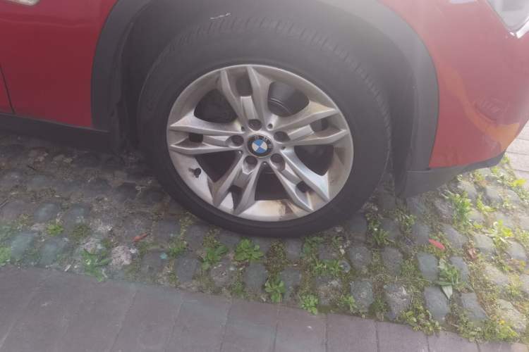 Used BMW X1 2012 sDrive20i Leading Model Right Front Wheel Hub