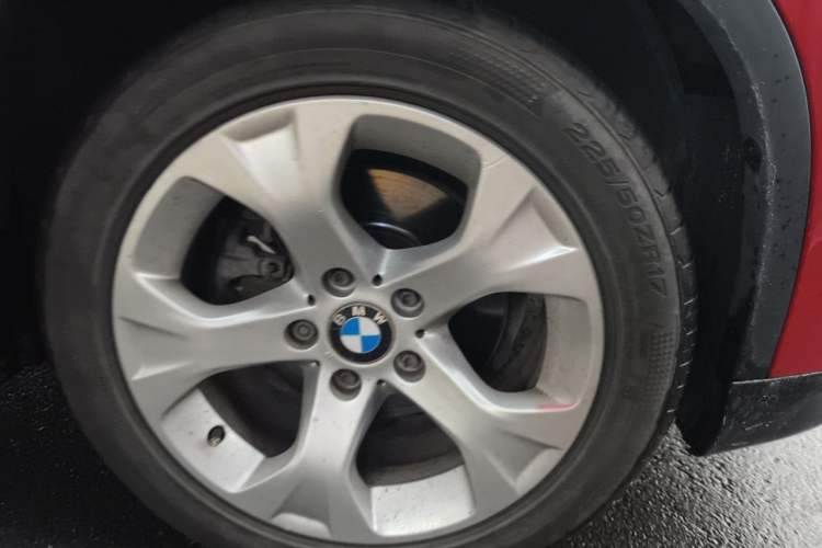 Used BMW X1 2012 sDrive18i Fashion Model Right Front Wheel Hub