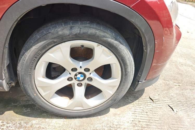 Used BMW X1 2012 sDrive18i Luxury Model Right Front Wheel Hub