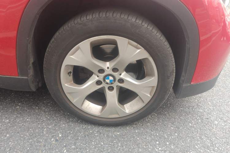 Used BMW X1 2012 sDrive18i Fashion Model Right Front Wheel Hub