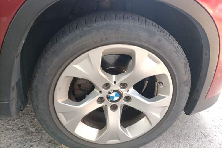 Used BMW X1 2012 sDrive18i Luxury Edition Right Front Wheel Hub