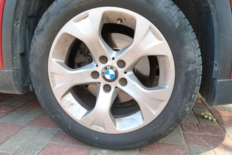 Used BMW X1 2012 sDrive18i Luxury Model Right Front Wheel Hub