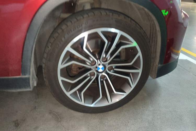 Used BMW X1 2012 xDrive28i Right Front Wheel Hub