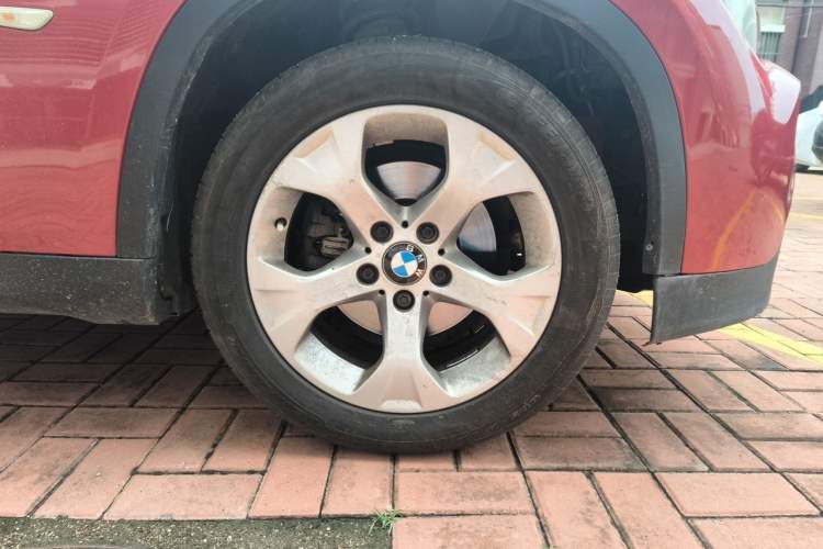 Used BMW X1 2012 sDrive18i Fashion Model Right Front Wheel Hub