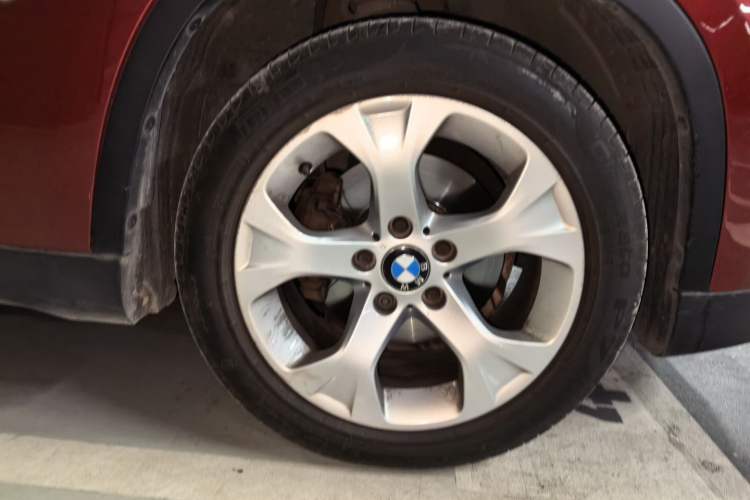 Used BMW X1 2012 sDrive18i Luxury Edition Right Front Wheel Hub
