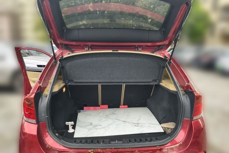 Used BMW X1 2012 sDrive18i Luxury Edition Trunk