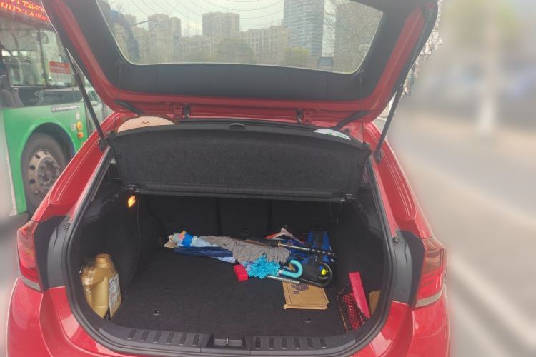 Used BMW X1 2012 sDrive18i Fashion Model Trunk