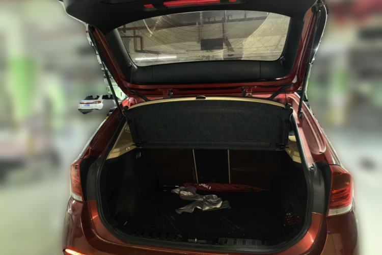 Used BMW X1 2012 sDrive18i Luxury Edition Trunk