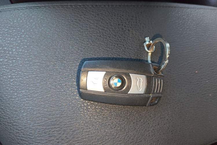 Used BMW X1 2012 sDrive18i Luxury Edition Vehicle Key