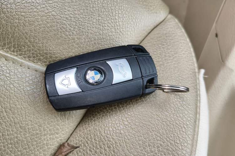 Used BMW X1 2012 sDrive18i Luxury Edition Vehicle Key