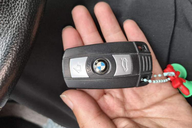 Used BMW X1 2012 xDrive20i Luxury Model Vehicle Key