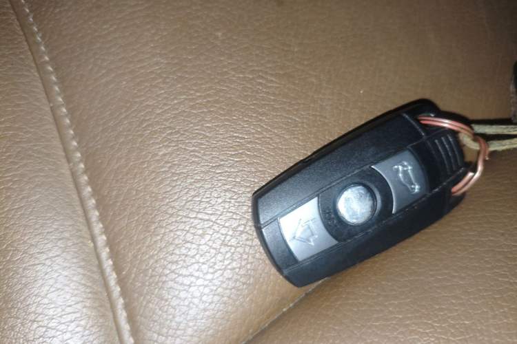 Used BMW X1 2012 xDrive28i Vehicle Key