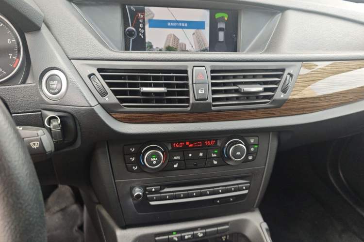 Used BMW X1 2012 xDrive28i Luxury Model Audio And AC Panel