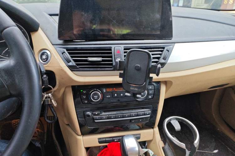 Used BMW X1 2012 sDrive18i Luxury Edition Audio And AC Panel