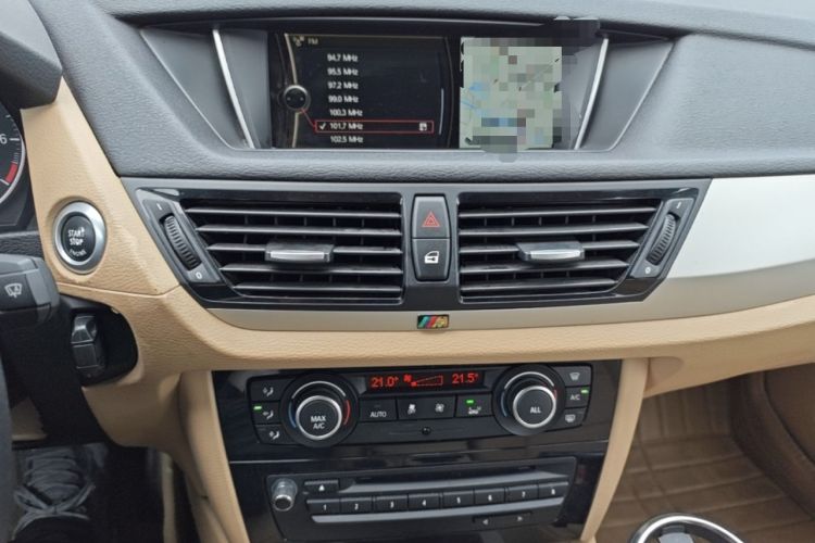 Used BMW X1 2012 sDrive18i Luxury Edition Audio And AC Panel
