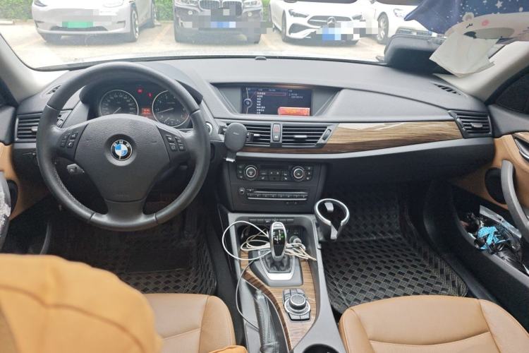 Used BMW X1 2012 xDrive20i Center Console