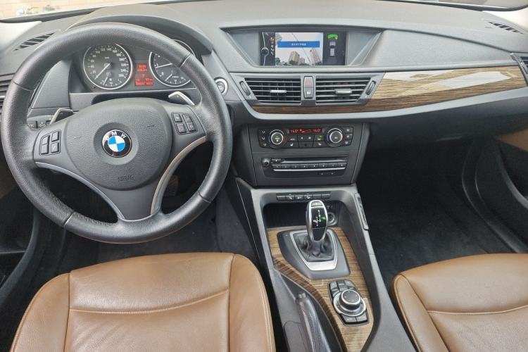 Used BMW X1 2012 xDrive28i Luxury Model Center Console