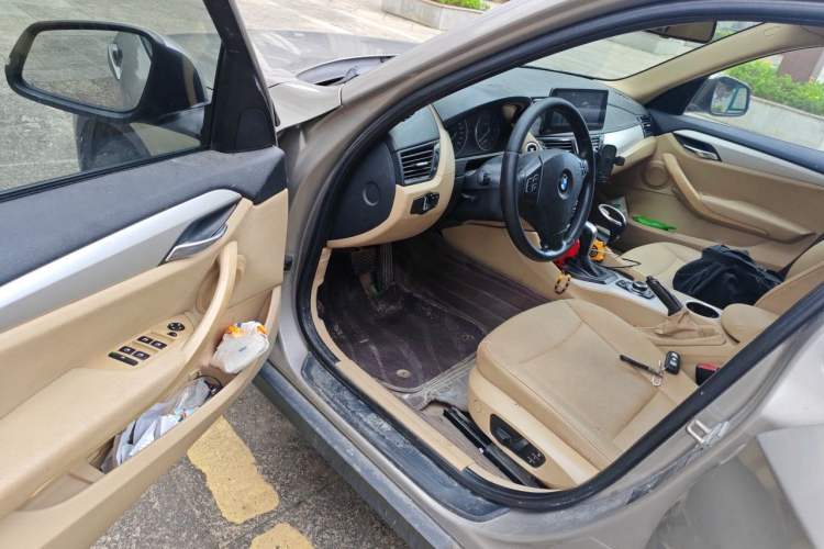 Used BMW X1 2012 sDrive18i Luxury Edition Driver Seat