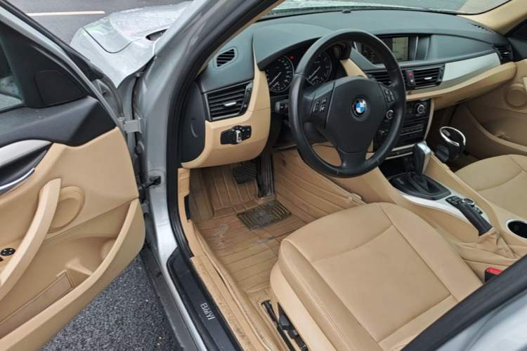 Used BMW X1 2012 sDrive18i Luxury Edition Driver Seat