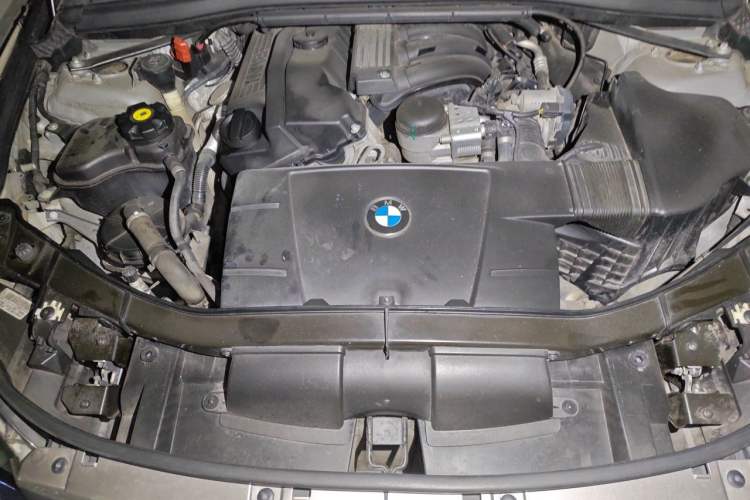Used BMW X1 2012 sDrive18i Luxury Edition Engine Bay