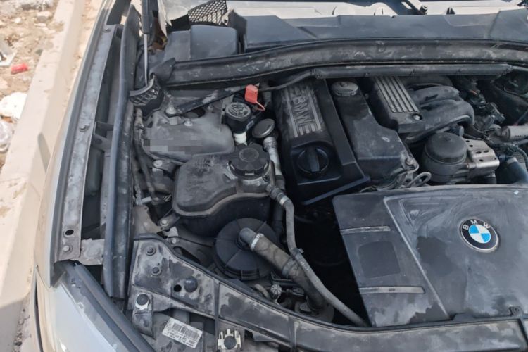 Used BMW X1 2012 sDrive18i Luxury Edition Engine Bay Right