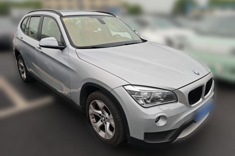 Used BMW X1 2012 sDrive18i Luxury Edition Front Right 45 Deg
