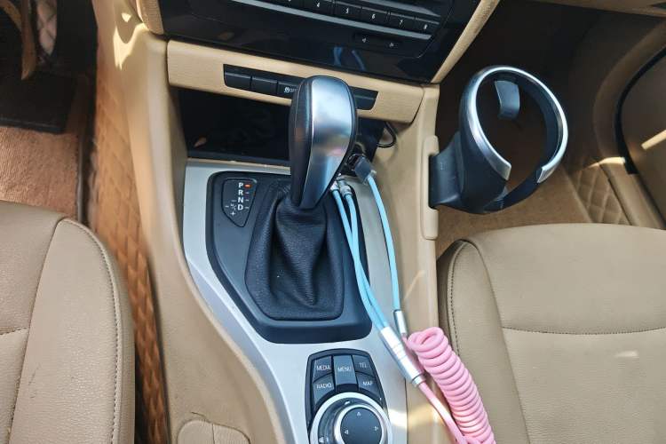Used BMW X1 2012 sDrive18i Luxury Edition Gear Lever