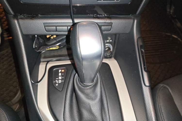 Used BMW X1 2012 sDrive18i Luxury Edition Gear Lever